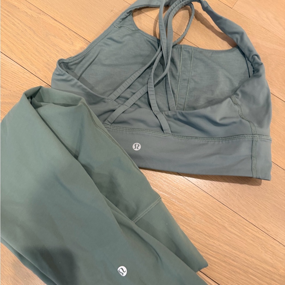 lululemon athletica Women's Teal Sports Bra and Leggings
